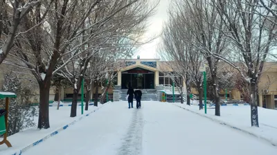 زمستان، نقاش بی‌همتایی است که، با قلم موی سرما و پالت برف، تابلوهای بی‌نظیری از سکونت و آرامش خلق می‌کند.