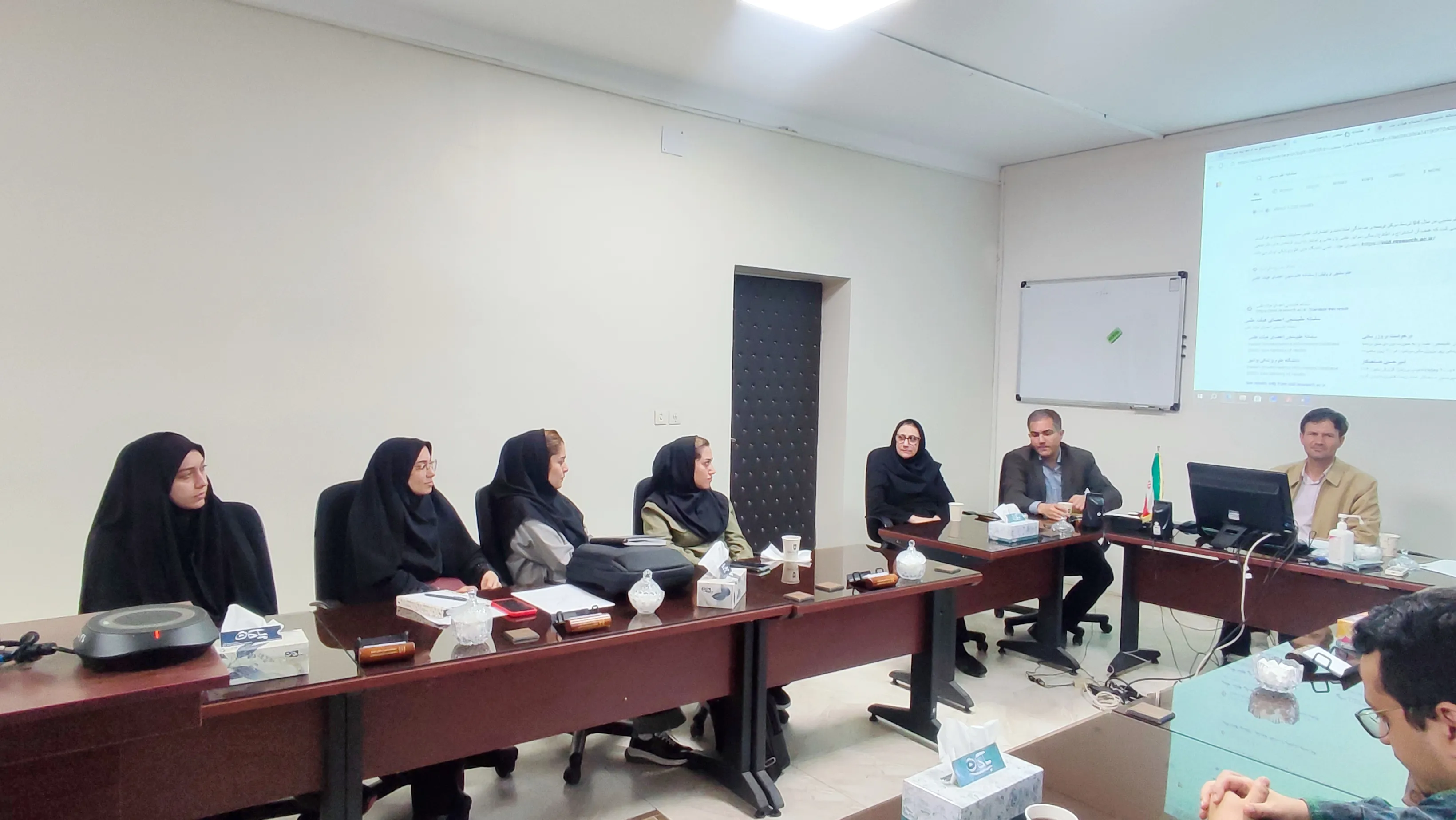 جلسه توجیهی برای دانشجویان جدیدالورود مقطع دکتری رشته پرستاری دانشکده خرداد ماه 1405