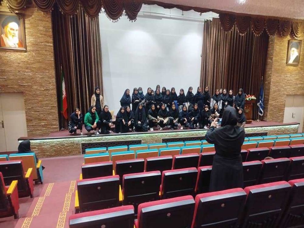 بازدید دانش آموزان دبیرستان بشارت تبریز
