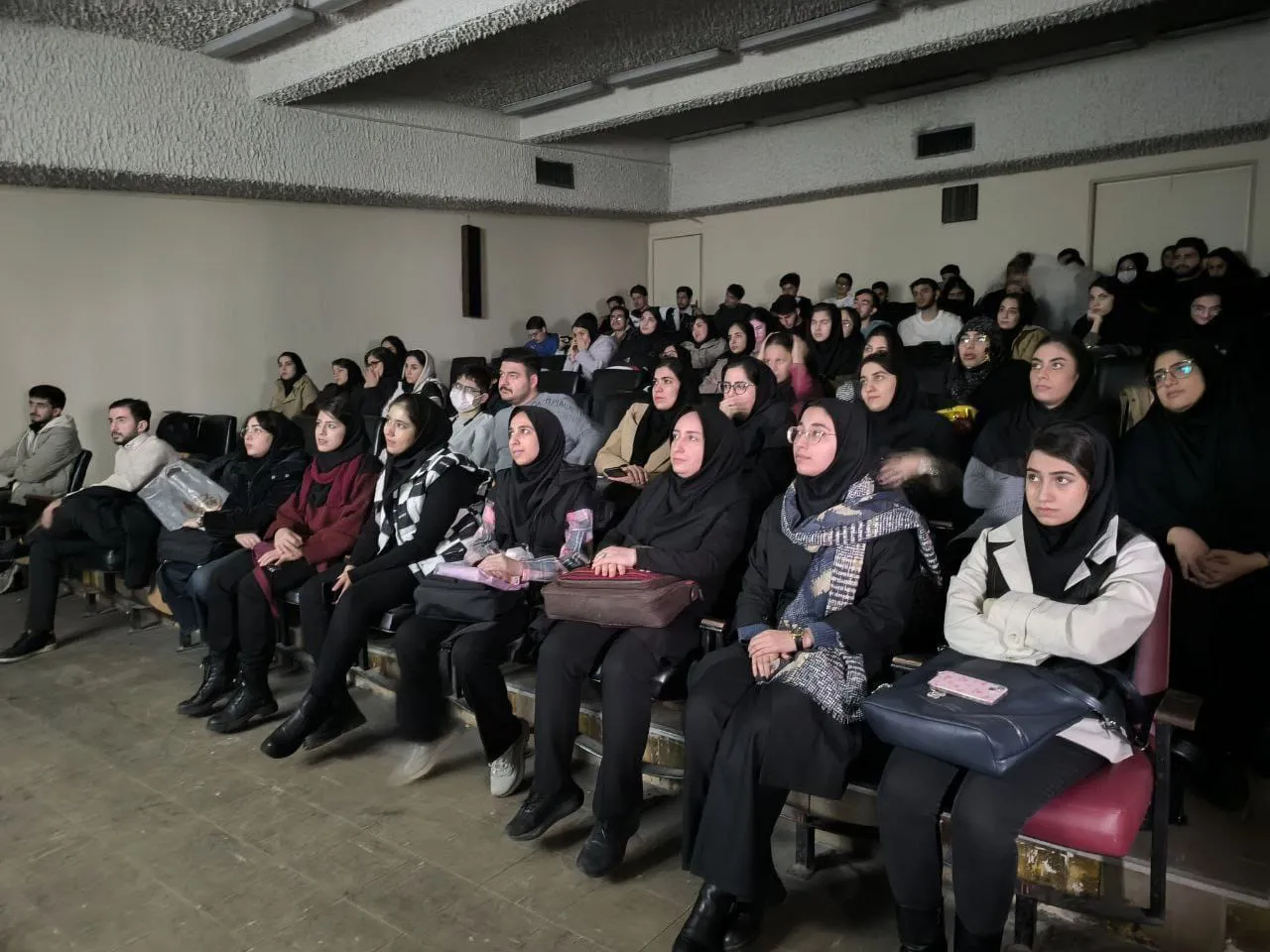 🟢 اکران فیلم سینمایی «آریاشهر دو نفر» به مناسبت گرامیداشت روز دانشجو