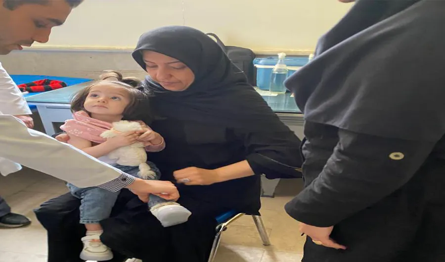 واکسیناسیون حلما دختر تبریز توسط اساتید و دانشجویان گروه سلامت جامعه دانشکده پرستاری و مامایی تبریز در اردیبهشت ماه سال 1405